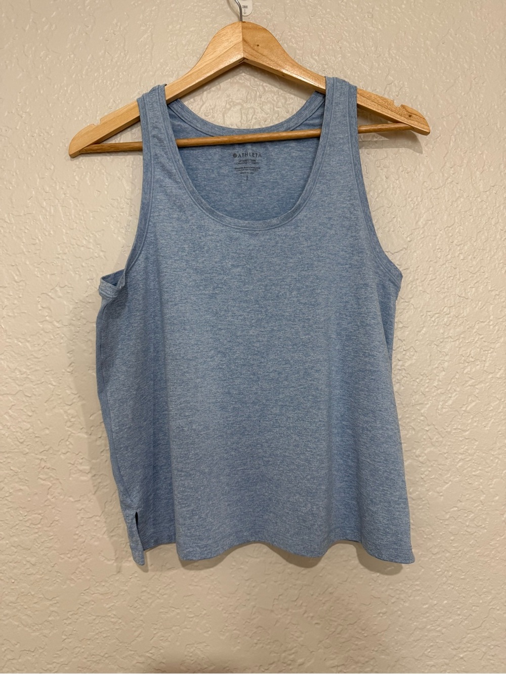 Athleta Uptempo Tank in Light. Heather Blue Size Small Athleisure Activewear